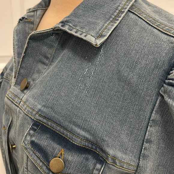 Elan Denim Belted Puff Sleeve Dress - Picture 8 of 13